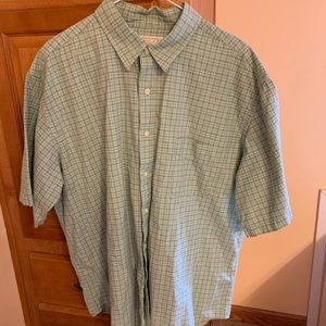 Men’s button up short sleeve dress shirt